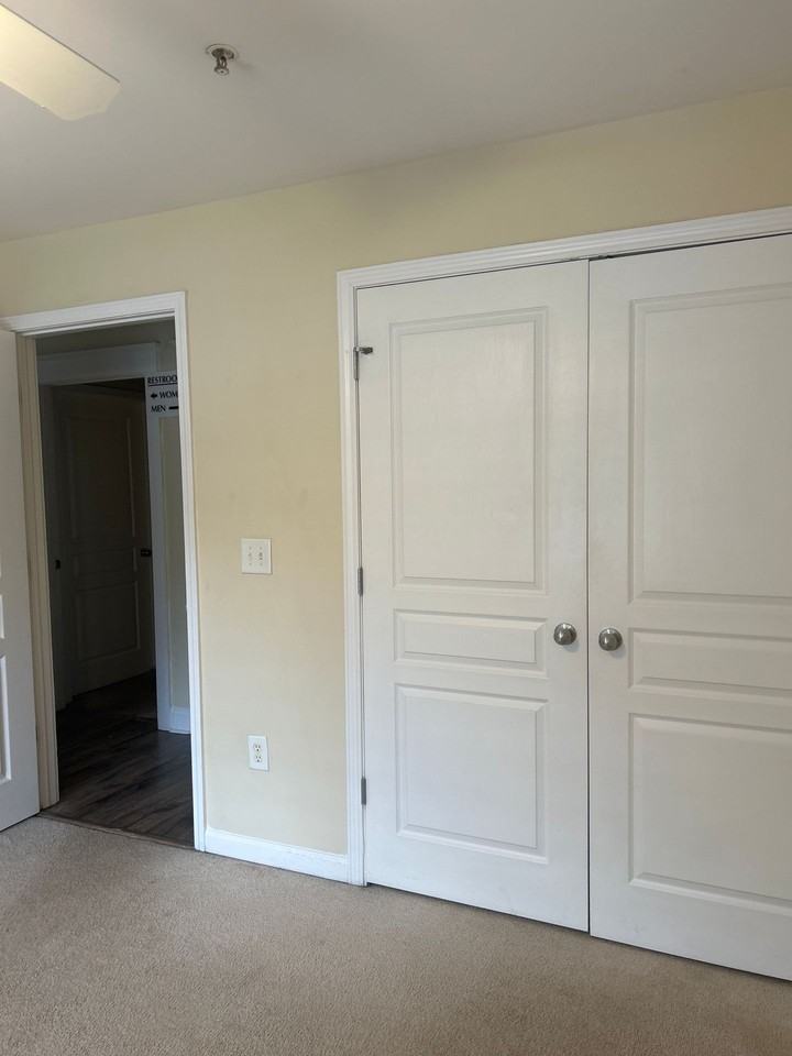 Two Bedrooms Available in this Three Bedroom Flat, Male Applicants! - Photo 6 of 11