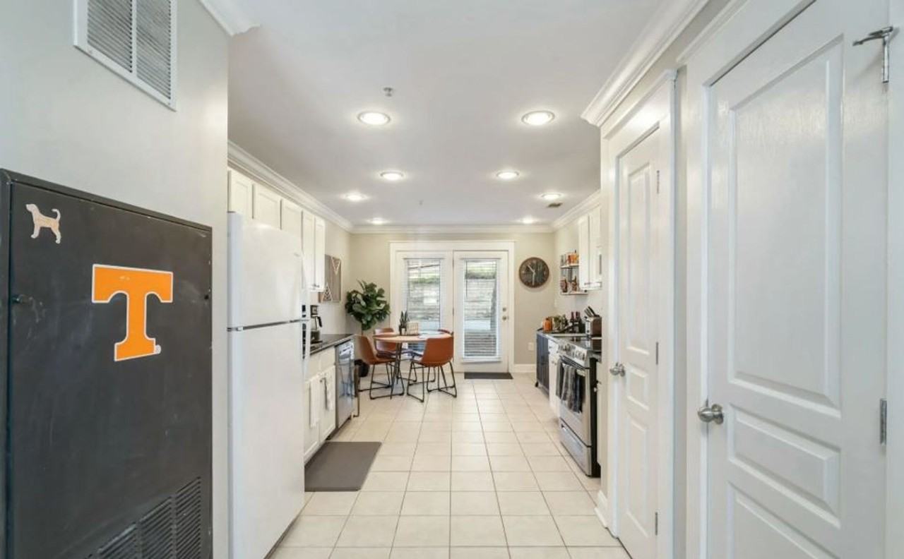 Two Bedrooms Available in this Three Bedroom Flat, Female Applicants! - Photo 2 of 9