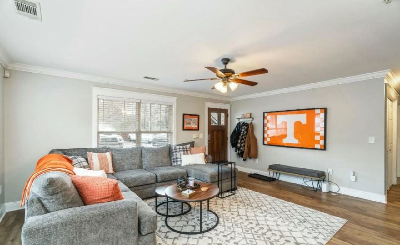 Two Bedrooms Available in this Three Bedroom Flat, Female Applicants! - Photo 4 of 9
