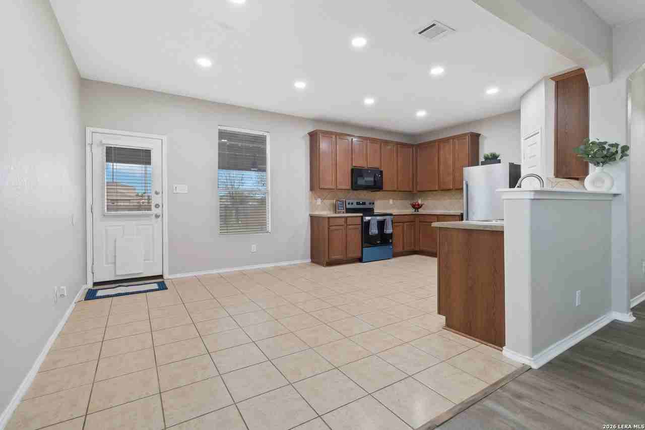 3637 Double Diamond - Photo 4 of 23