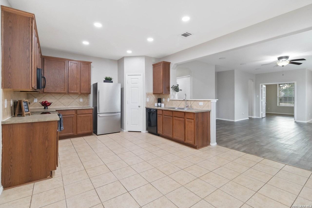 3637 Double Diamond - Photo 5 of 23