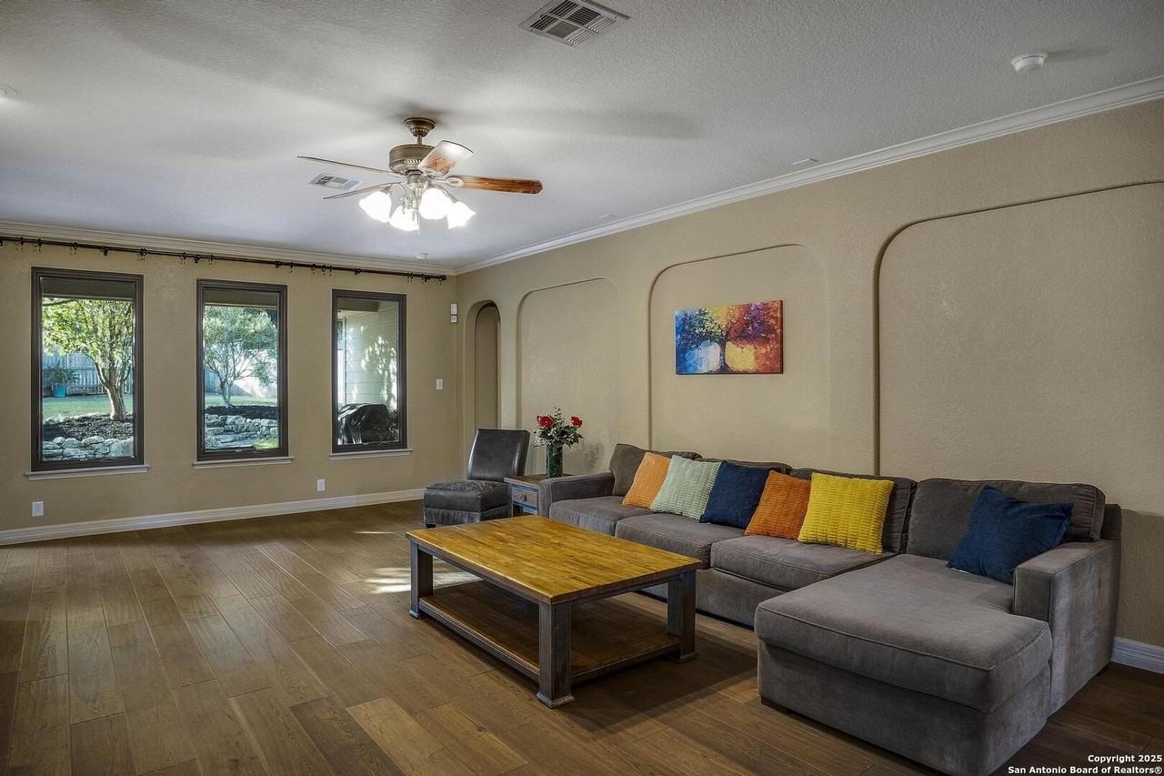 3133 Soledad Ln - Photo 5 of 24