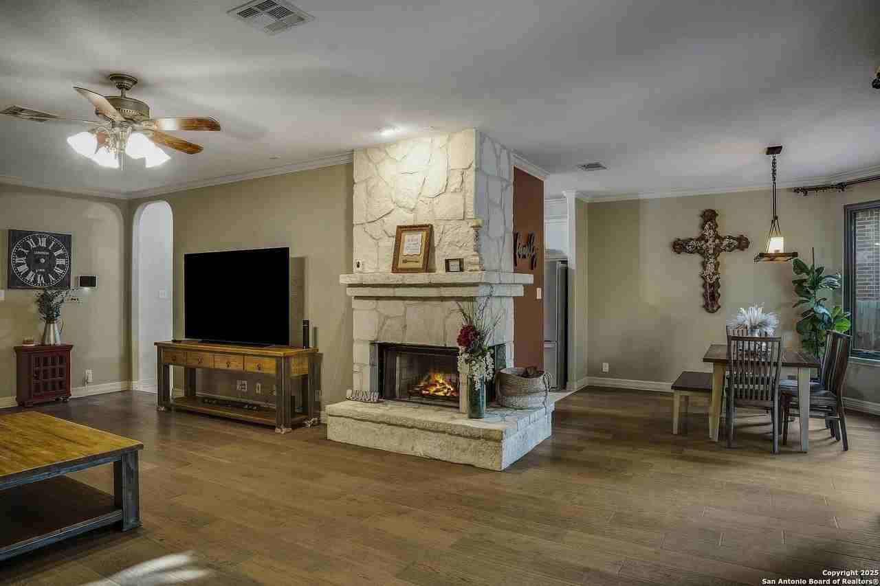 3133 Soledad Ln - Photo 6 of 24