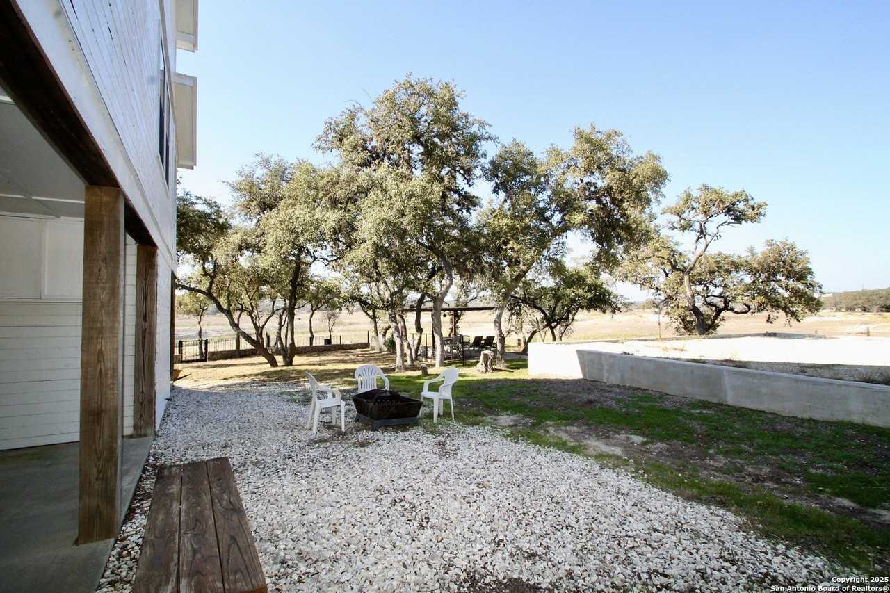 912 Pebble Beach Rd - Photo 4 of 20