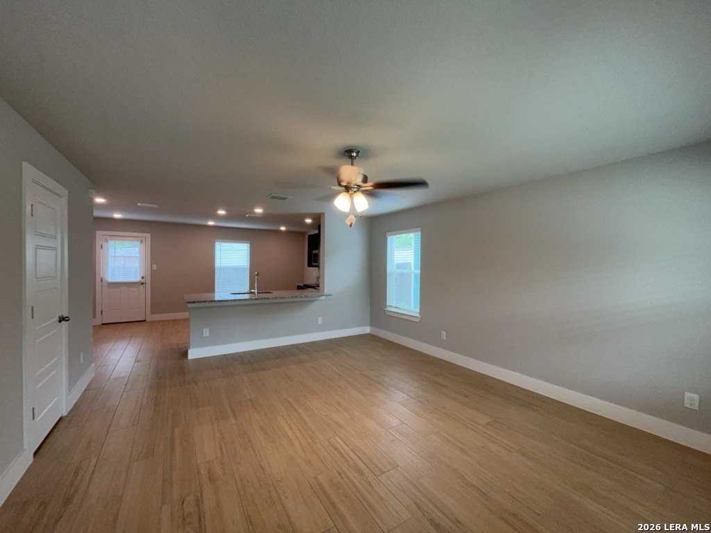 324 Mar Hill St - Photo 7 of 39