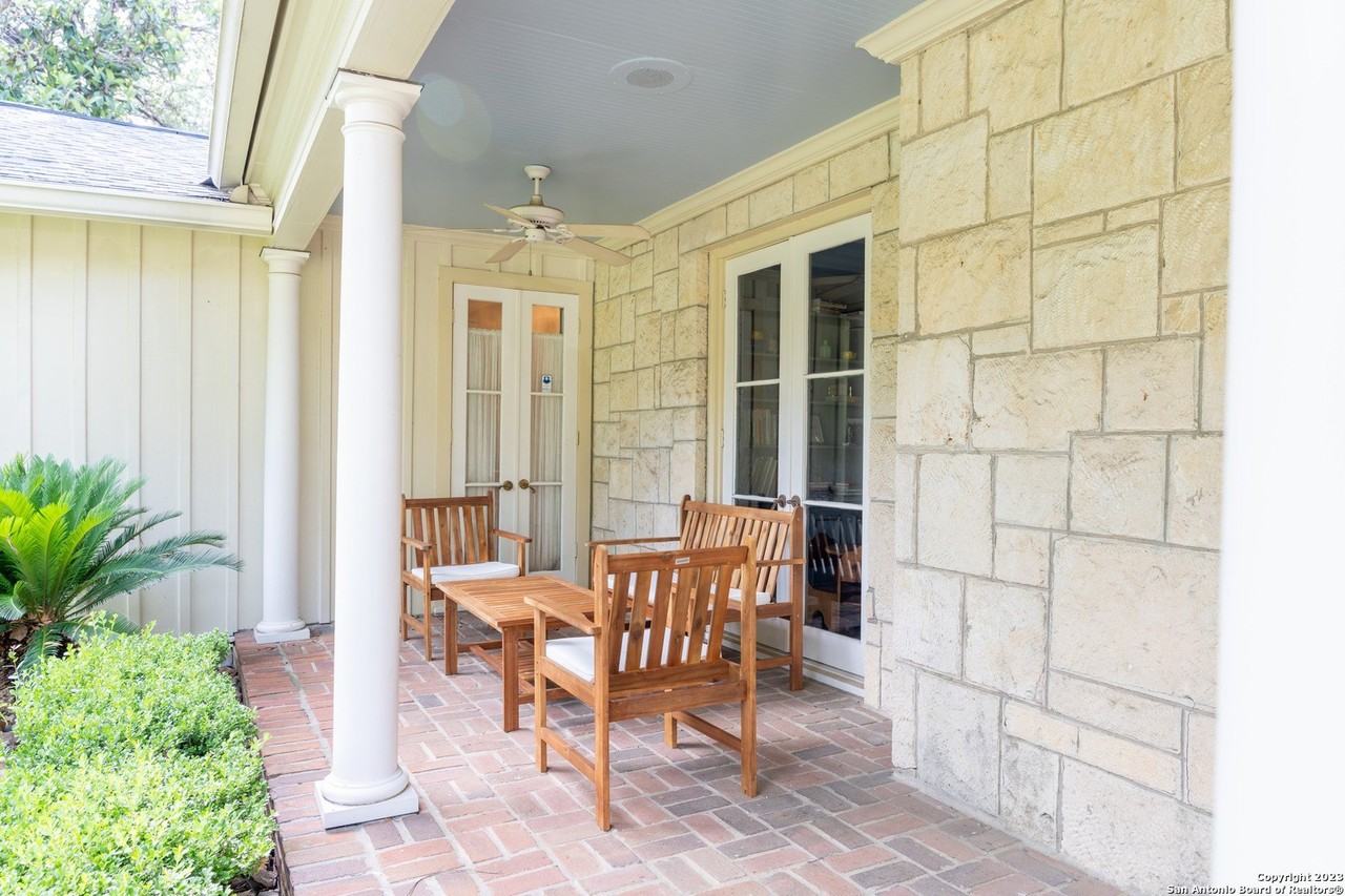 140 W Fair Oaks Pl - Photo 6 of 33