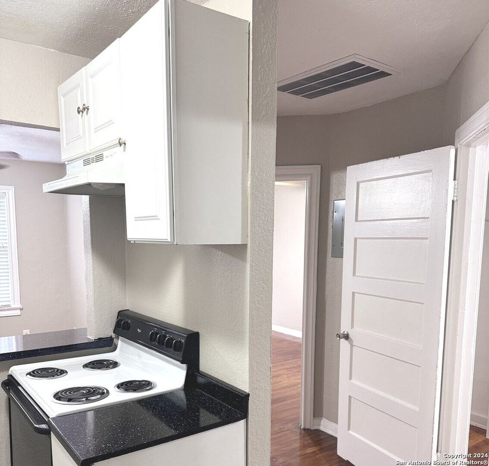 217 Natalen Ave #8 - Photo 5 of 13