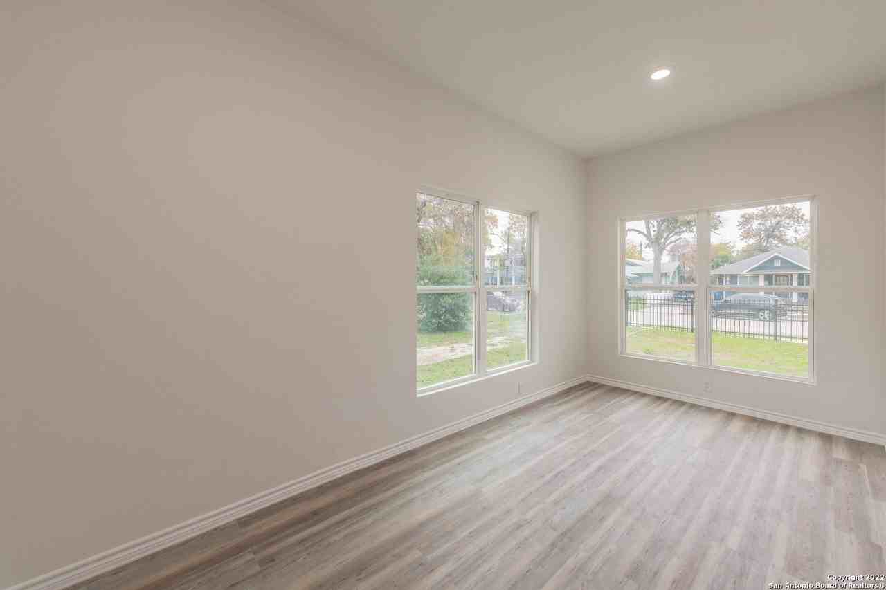 121 E Highland Blvd Unit 101 - Photo 6 of 25