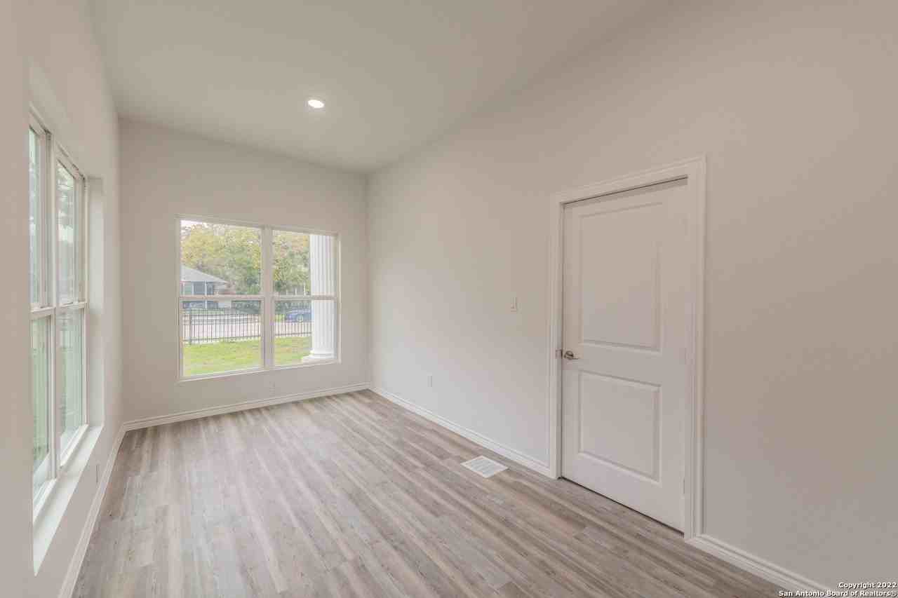 121 E Highland Blvd Unit 101 - Photo 7 of 25