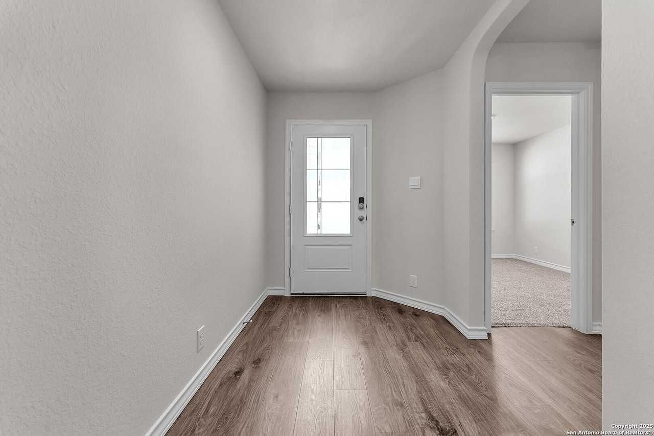 1719 Lavender Crk - Photo 2 of 39