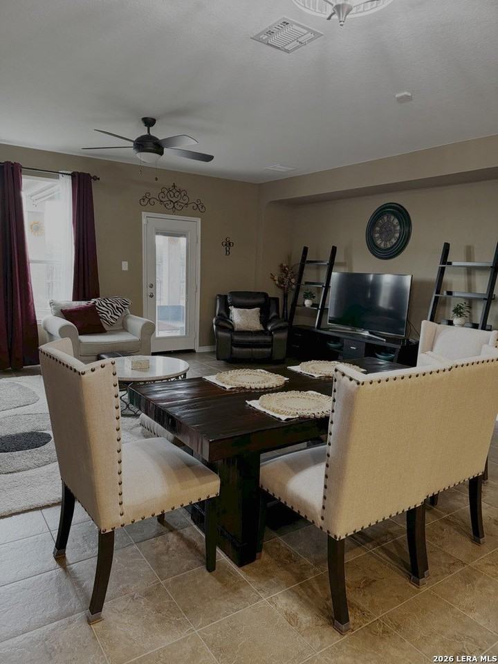 114 Colonial Blf - Photo 4 of 19