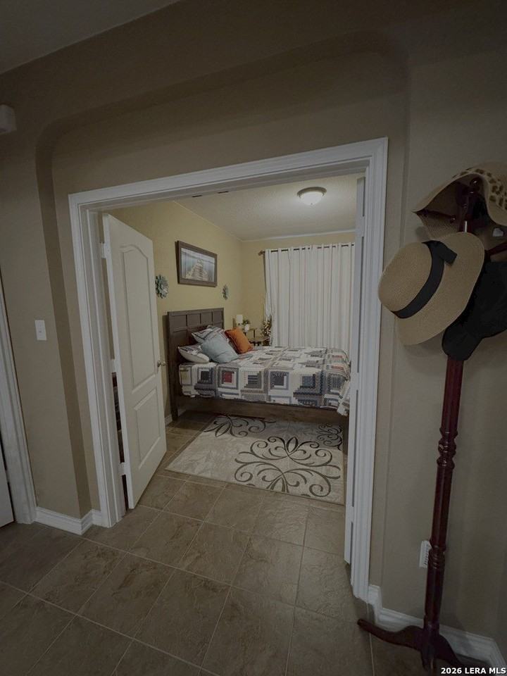 114 Colonial Blf - Photo 7 of 19