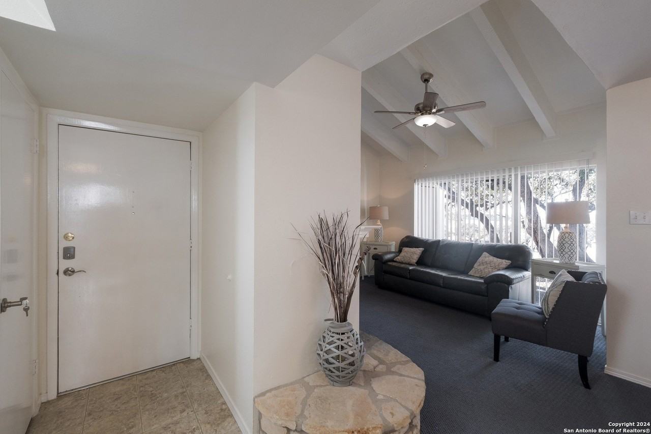 1135 Parkview Dr #C16 - Photo 4 of 23