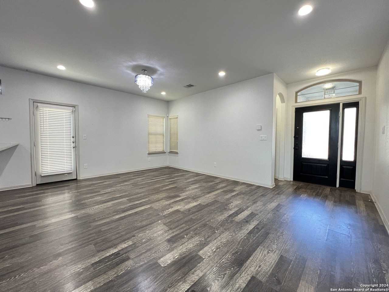 6150 Pecan Tree - Photo 5 of 27