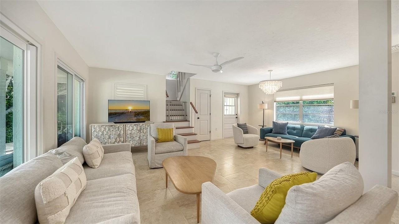 3708 Sandspur Ln - Photo 7 of 50