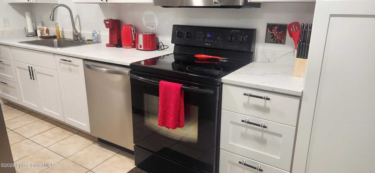 520 Palm Springs Blvd Apt 503 - Photo 7 of 32