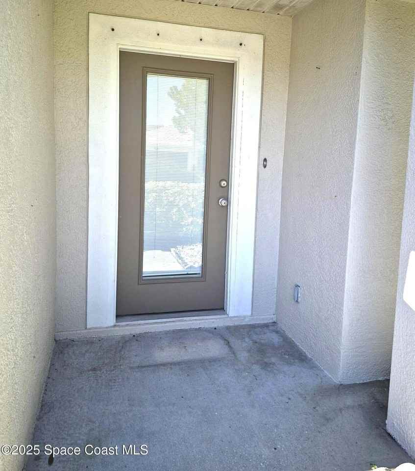 2365 Bayhill Dr - Photo 2 of 24