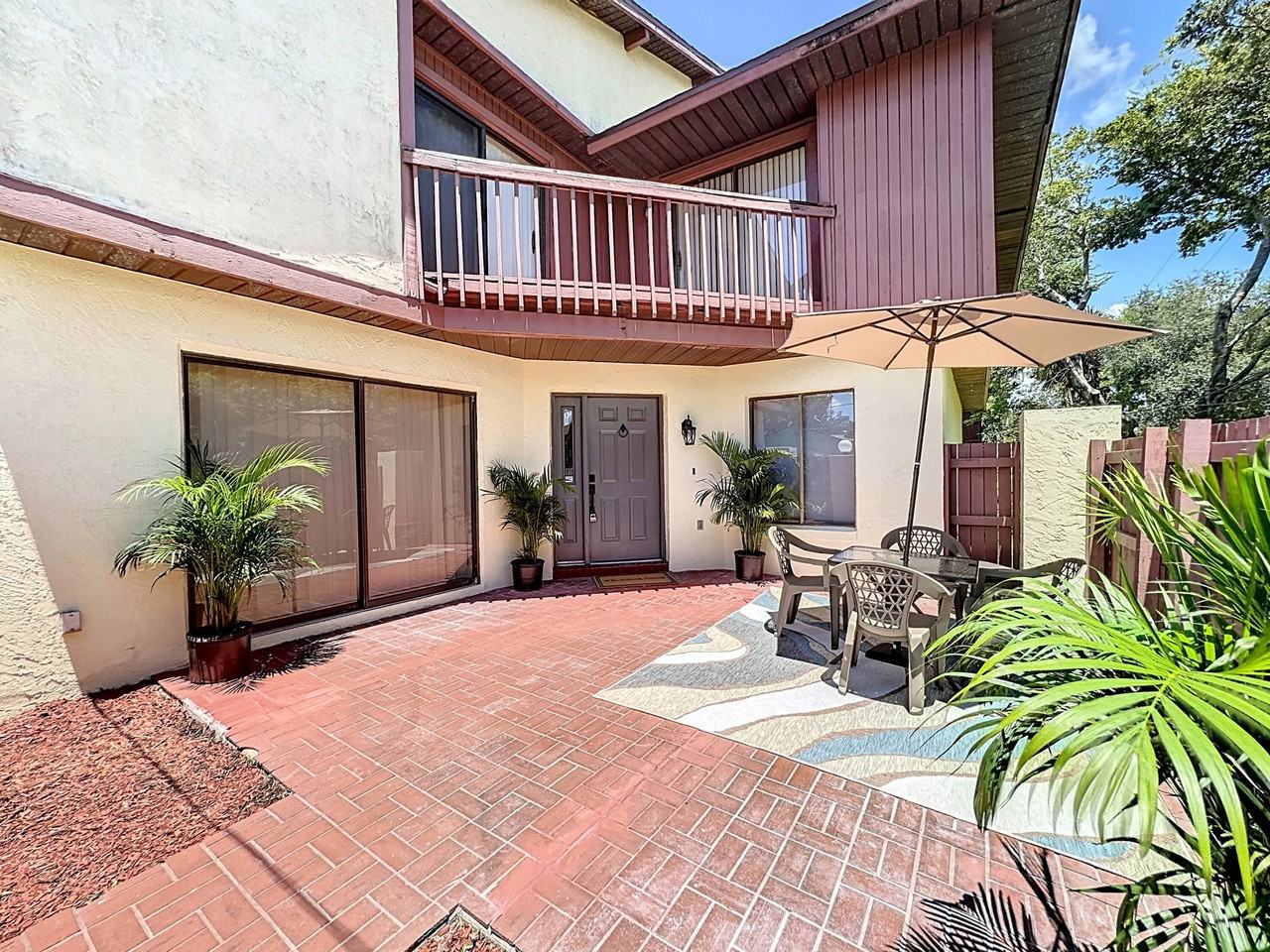 2577 S Park Ave - Photo 2 of 26