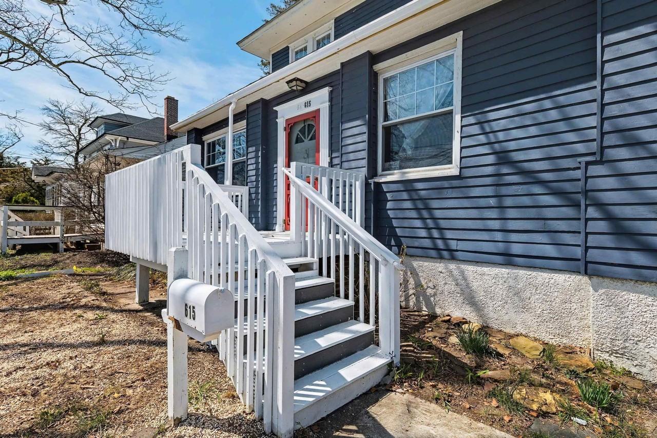 615 Shore Rd - Photo 4 of 34