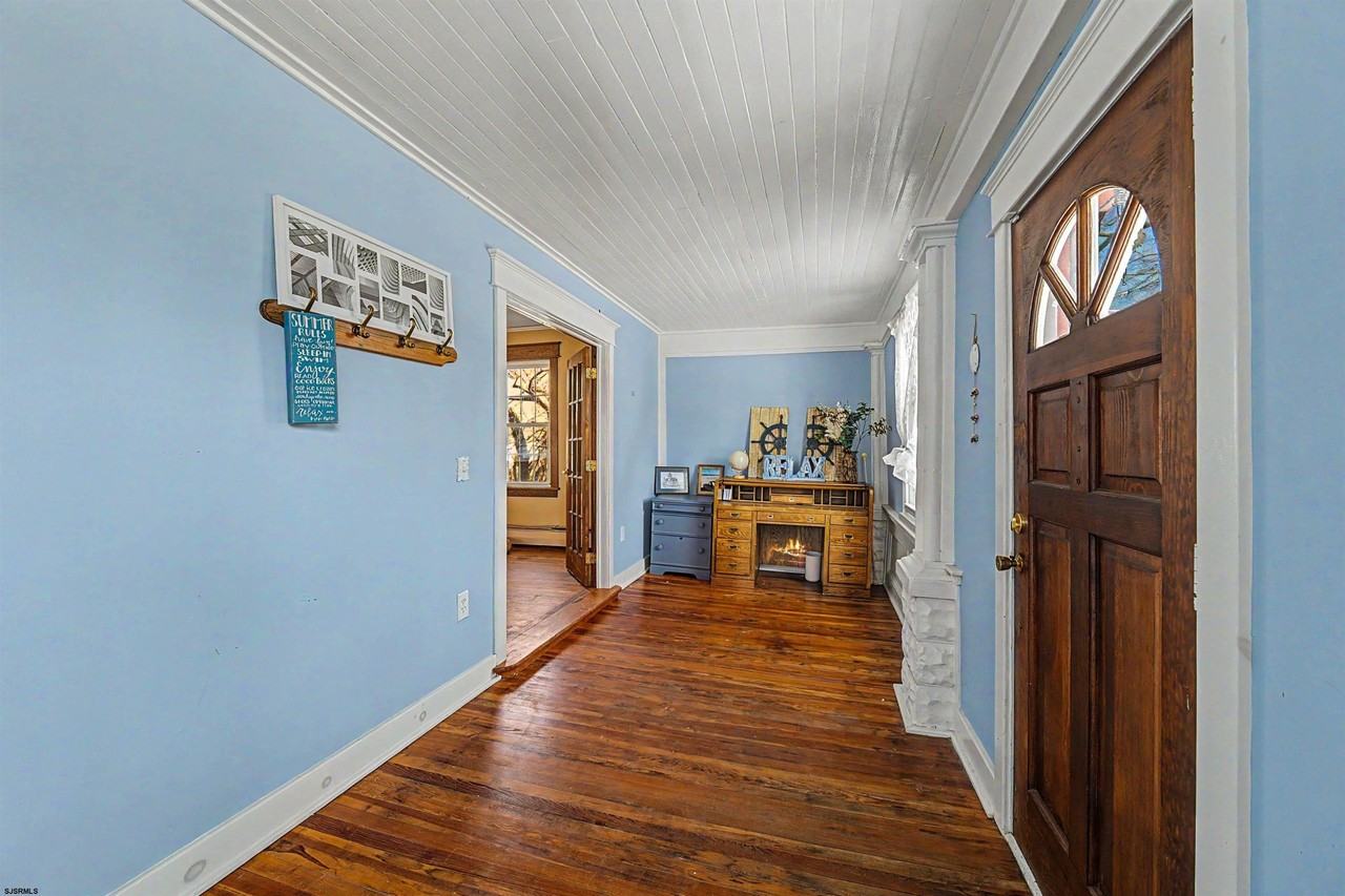 615 Shore Rd - Photo 6 of 34