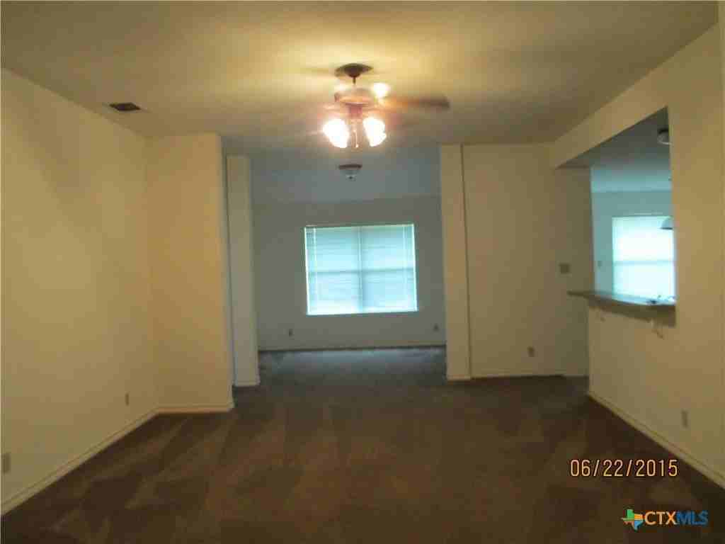 110 Jocelyn Cir - Photo 4 of 18