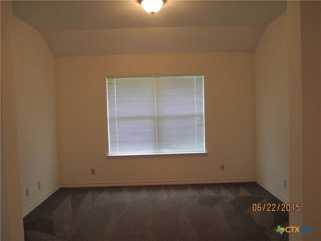 110 Jocelyn Cir - Photo 5 of 18