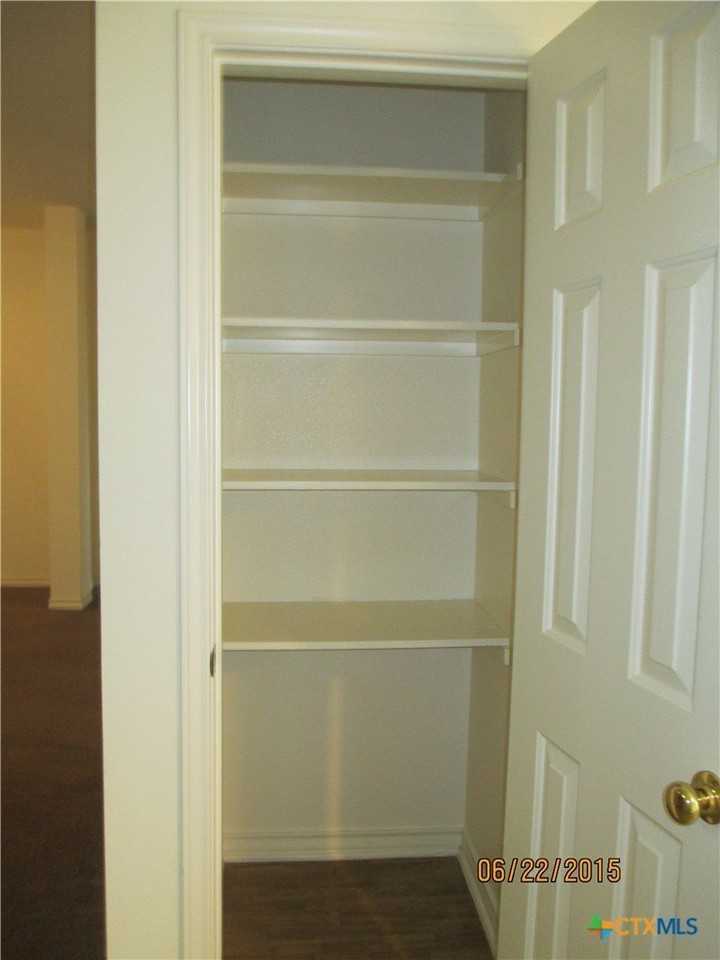 110 Jocelyn Cir - Photo 7 of 18