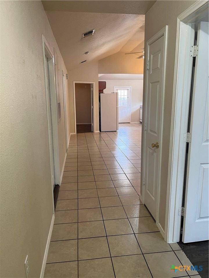 1031 Helen Dr Unit B - Photo 2 of 20