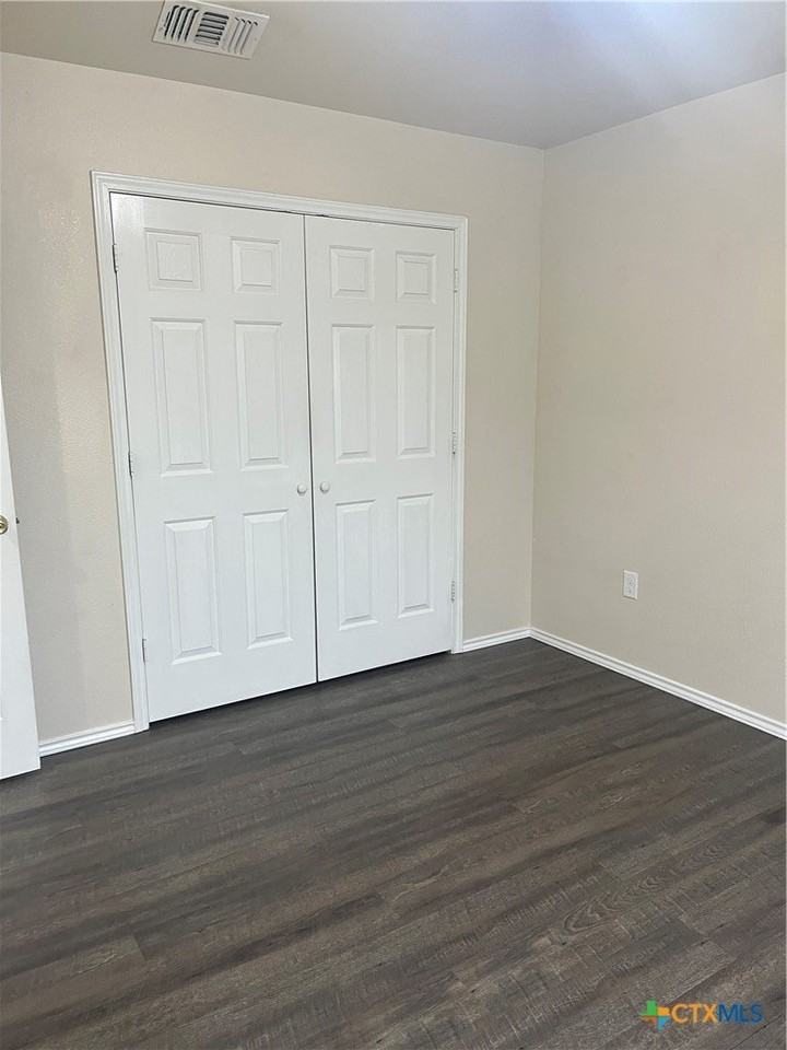 1031 Helen Dr Unit B - Photo 4 of 20