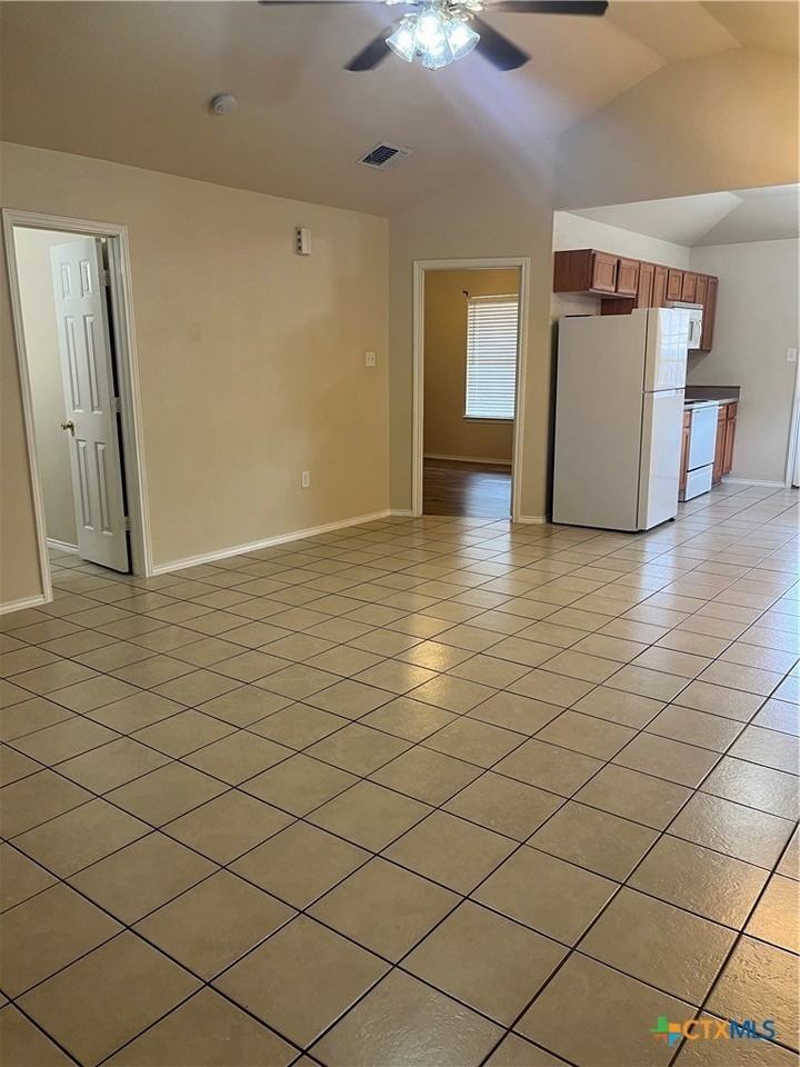 1031 Helen Dr Unit B - Photo 7 of 20