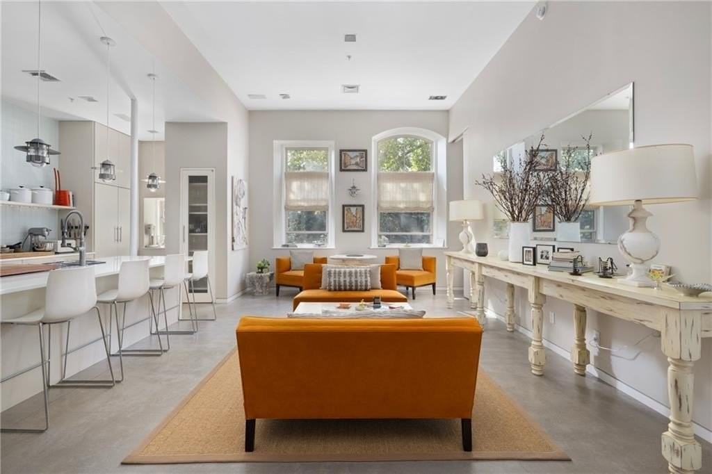 426 Spring St Apt 101 - Photo 3 of 37