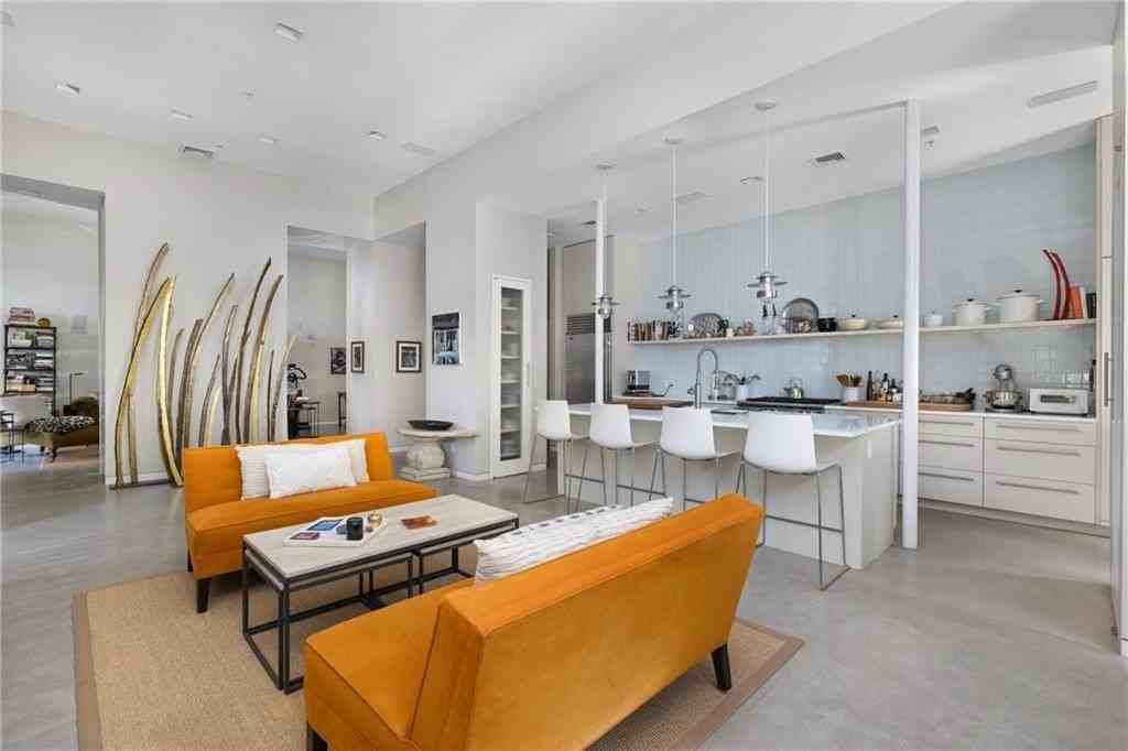 426 Spring St Apt 101 - Photo 5 of 37