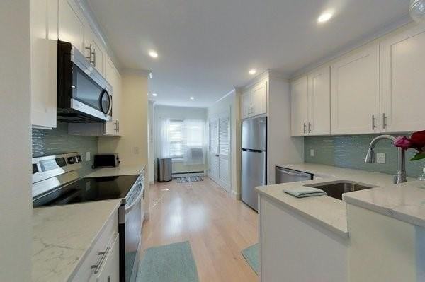 61 Clinton St Unit C - Photo 5 of 22