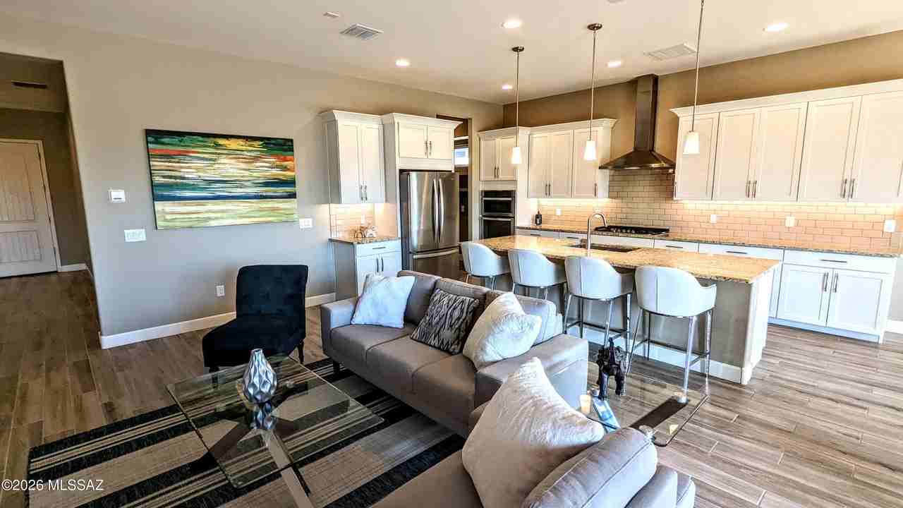 13036 N Spinystar Dr - Photo 5 of 47