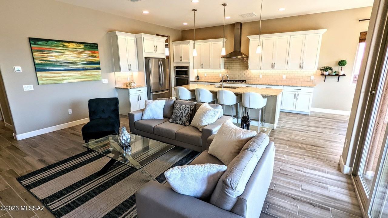 13036 N Spinystar Dr - Photo 7 of 47