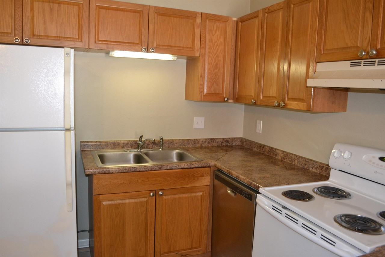 2041 Continental Ave - Photo 6 of 25