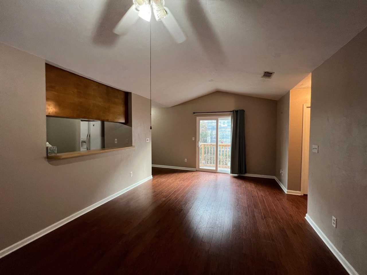 121 Boardwalk St - Photo 2 of 17