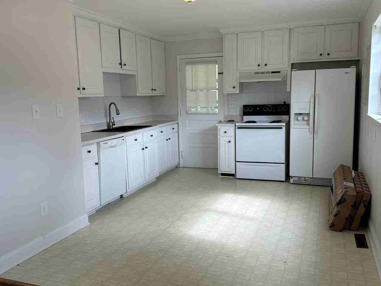 110 White Oak Dr - Photo 4 of 11