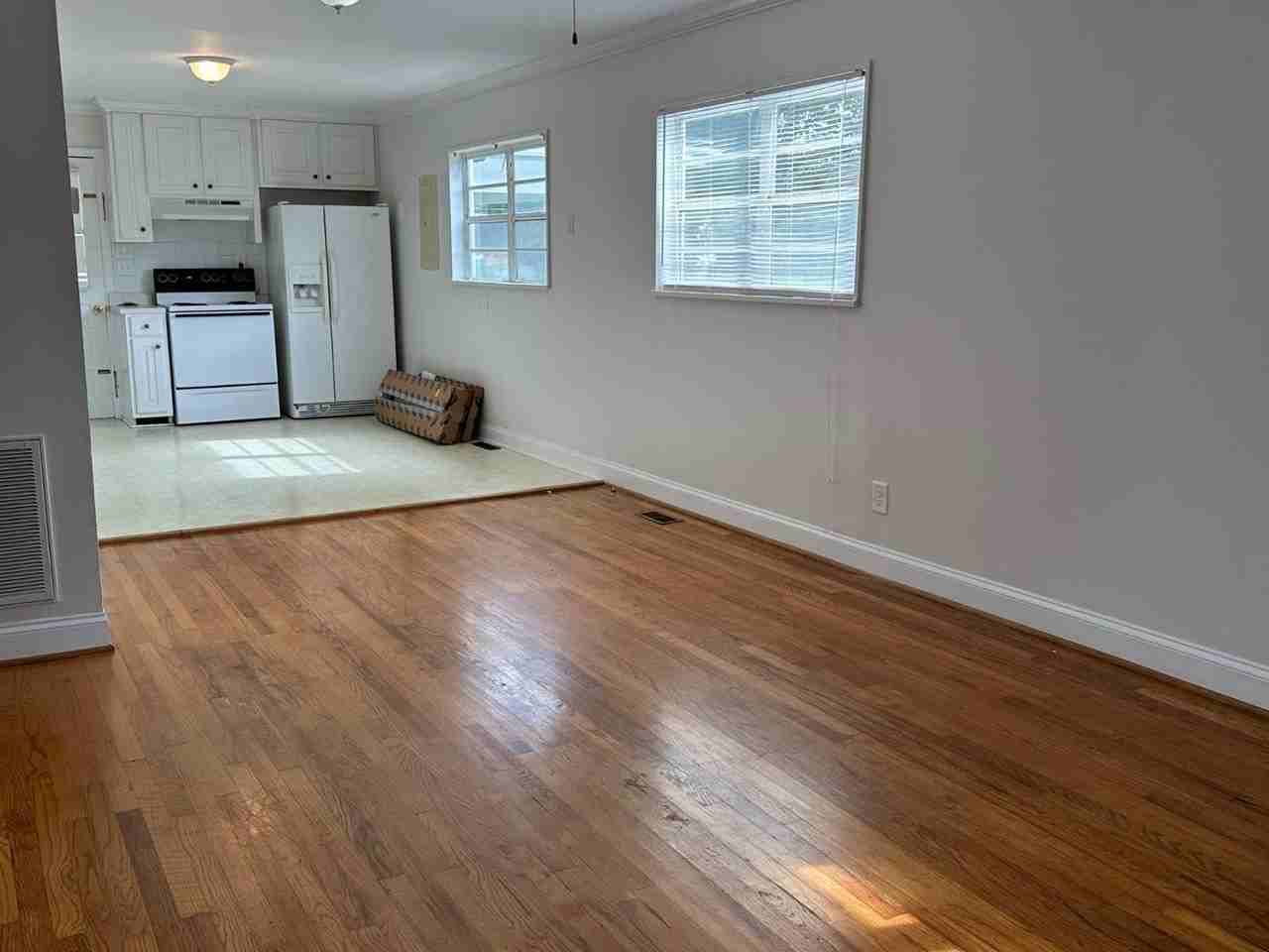 110 White Oak Dr - Photo 5 of 11