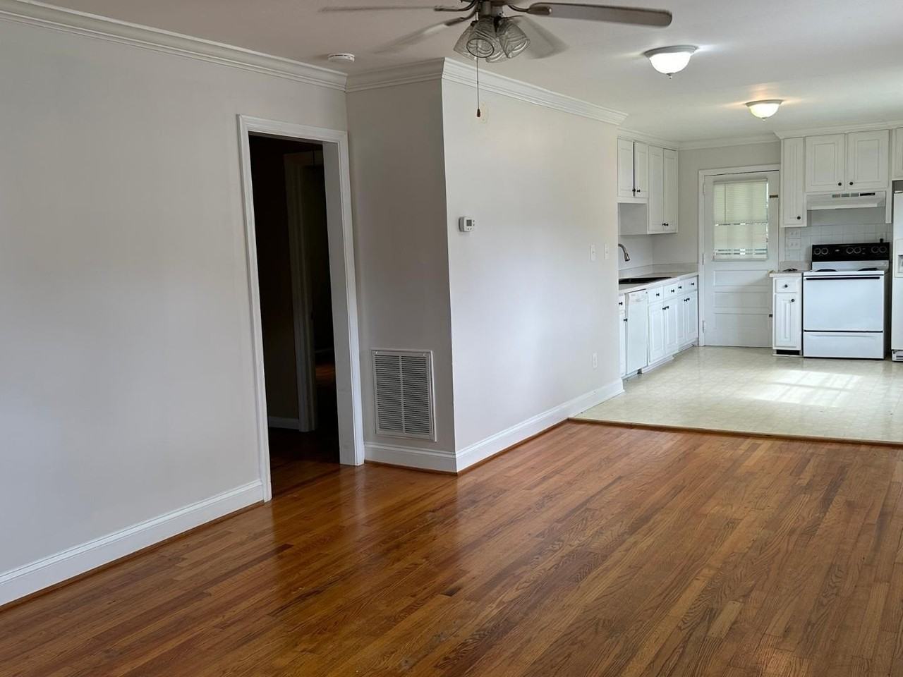 110 White Oak Dr - Photo 6 of 11