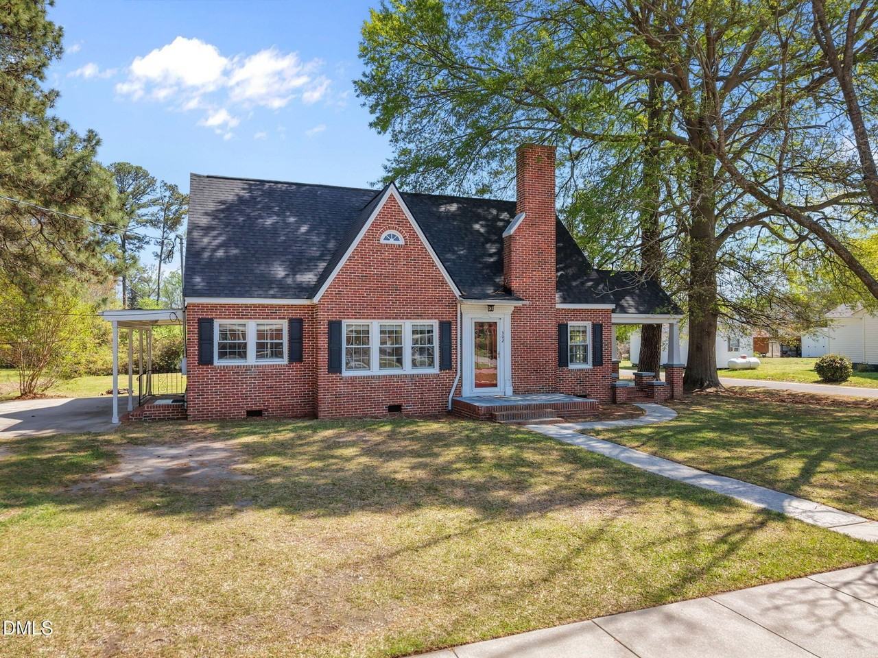 302 W Main Street - Photo 4 of 50