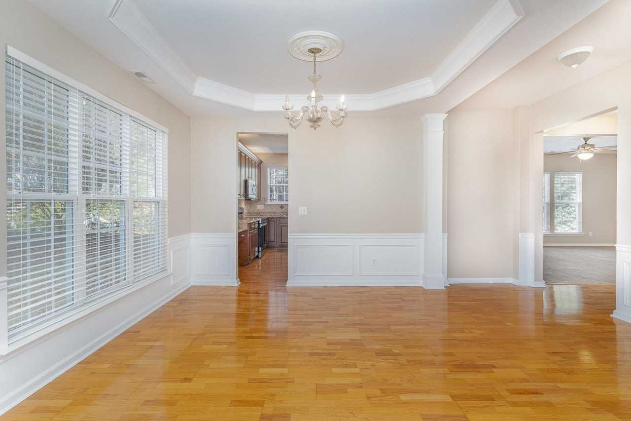 1621 October Rd - Photo 5 of 17