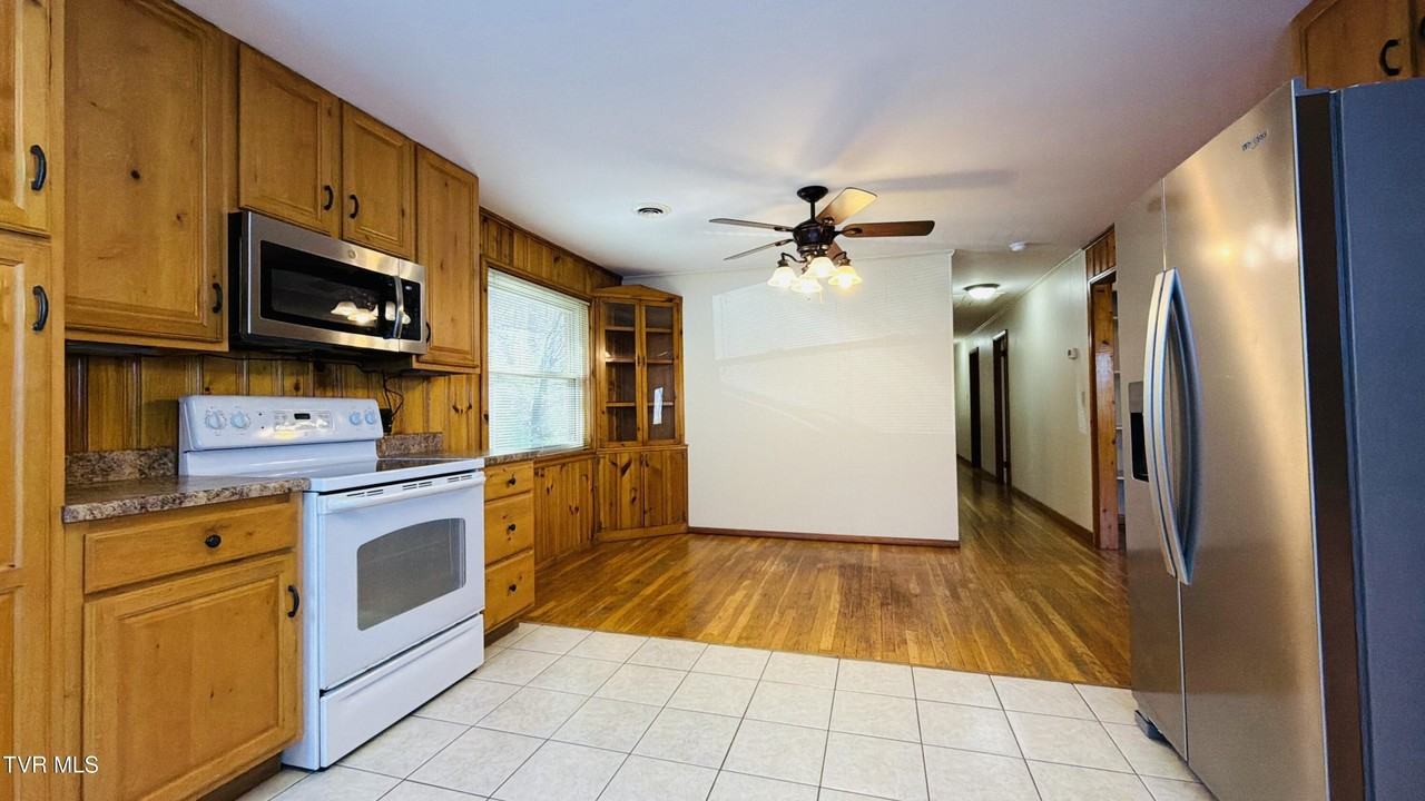 494 Old Jonesboro Rd - Photo 4 of 50