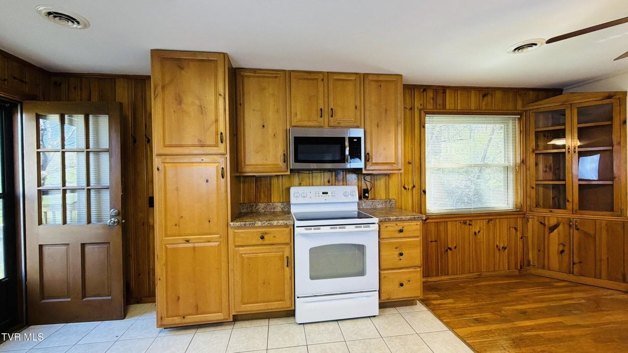 494 Old Jonesboro Rd - Photo 5 of 50