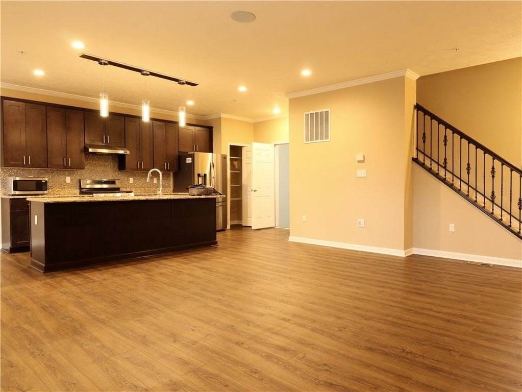 605 Alessia Ct - Photo 2 of 15