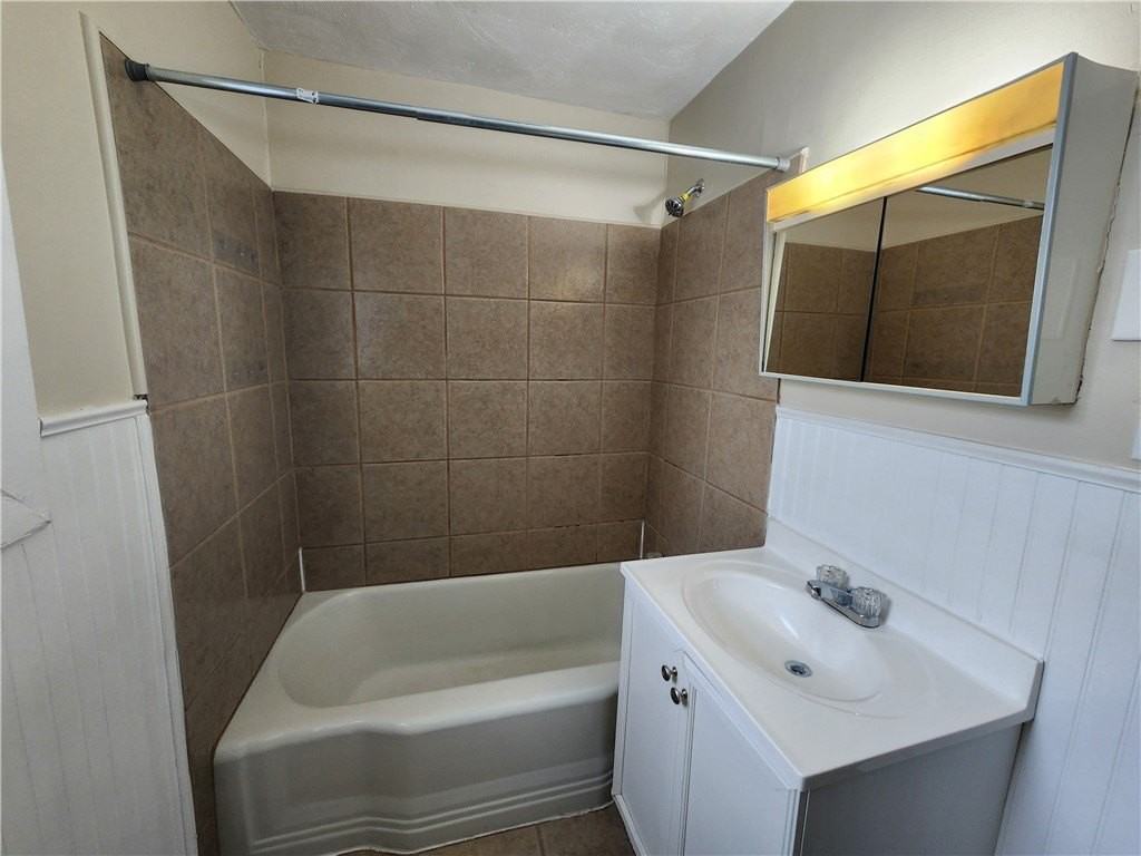 22 Harlem Ave #1 - Photo 3 of 5