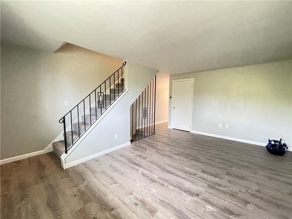 307 Avenue A #B - Photo 2 of 7