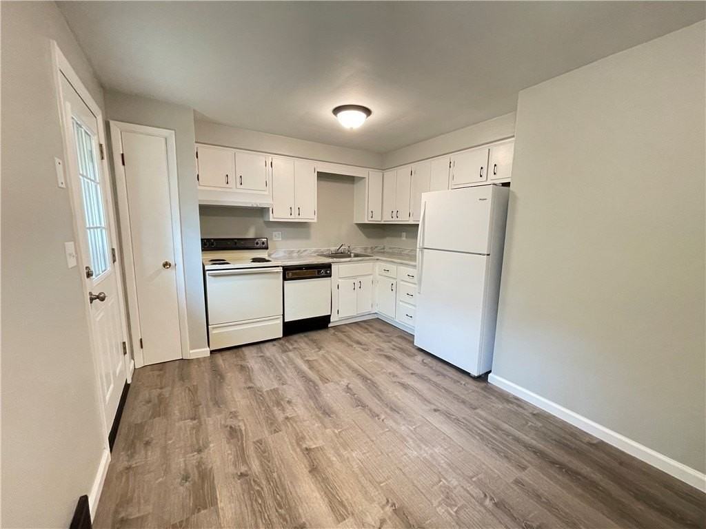 307 Avenue A #B - Photo 7 of 7