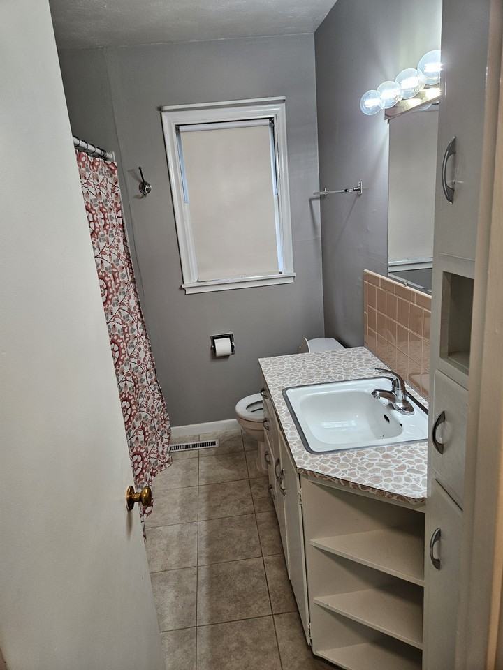 2840 N Cotner Blvd #1 - Photo 5 of 10