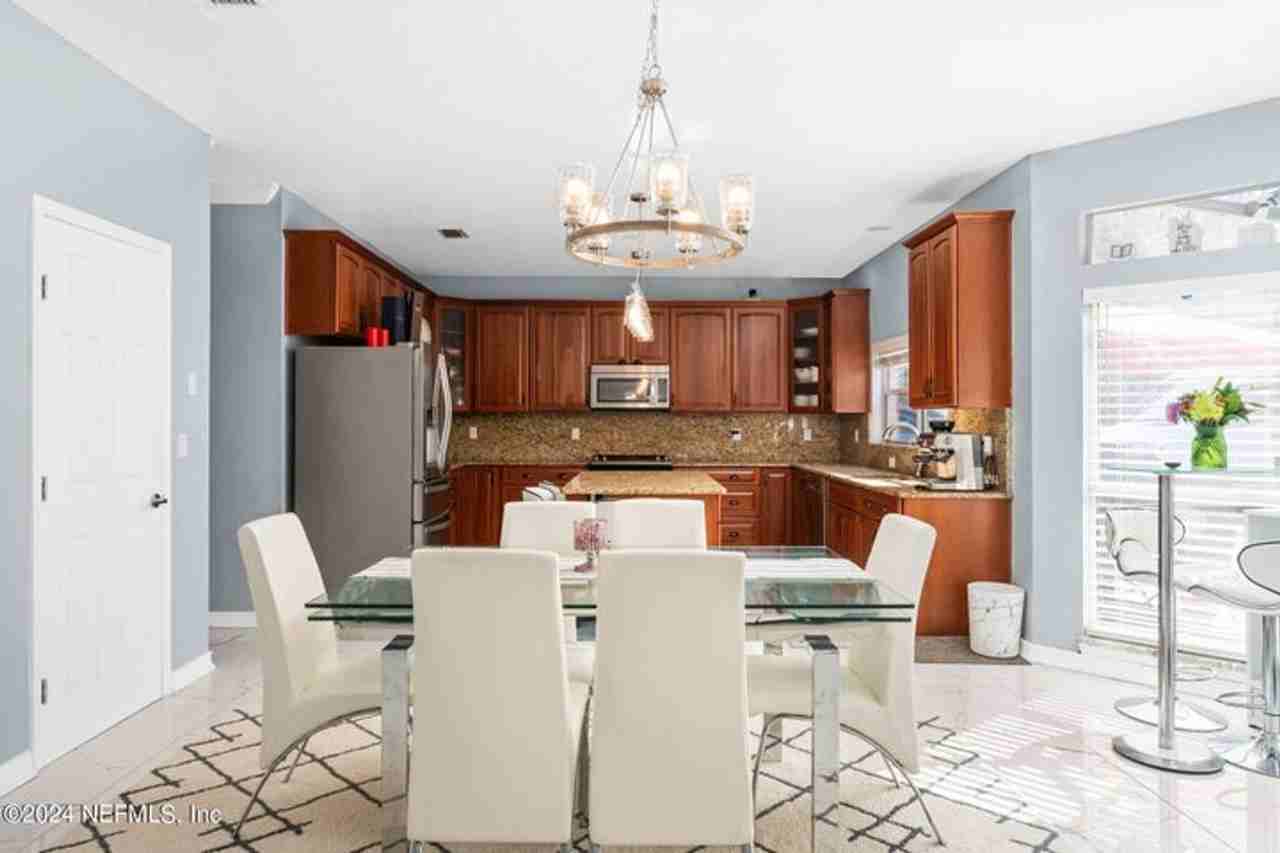 425 Oak Pond Dr - Photo 5 of 47